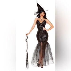 Roma witch costume missing hat and broom . Only the costume in EUC.